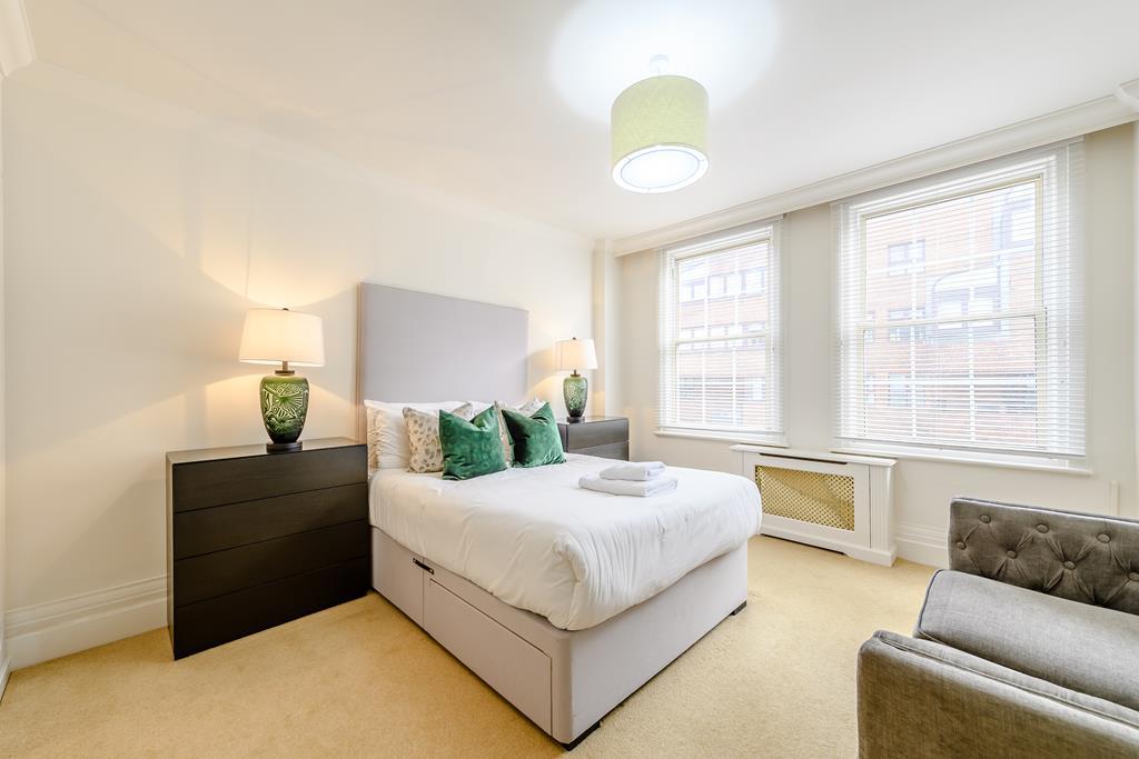 Three Bedroom  Two Bathroom  Strathmore Court  Park Road  St Johns Wood NW8 Image 18