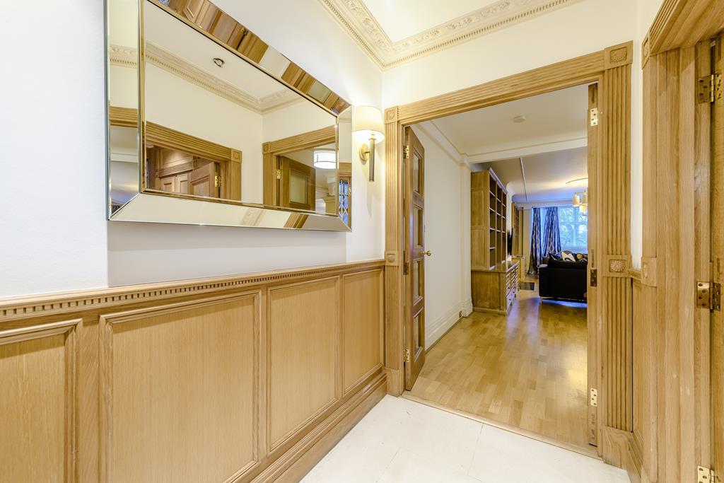 Four Bedroom  Three Bathroom  Apartment To Let  Strathmore Court  St Johns Wood  NW8 Image 19