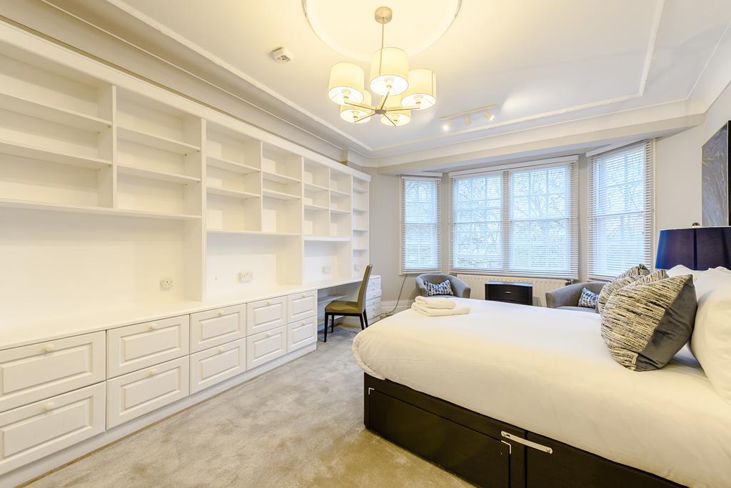 Four Bedroom  Three Bathroom  Apartment To Let  Strathmore Court  St Johns Wood  NW8 Image 10