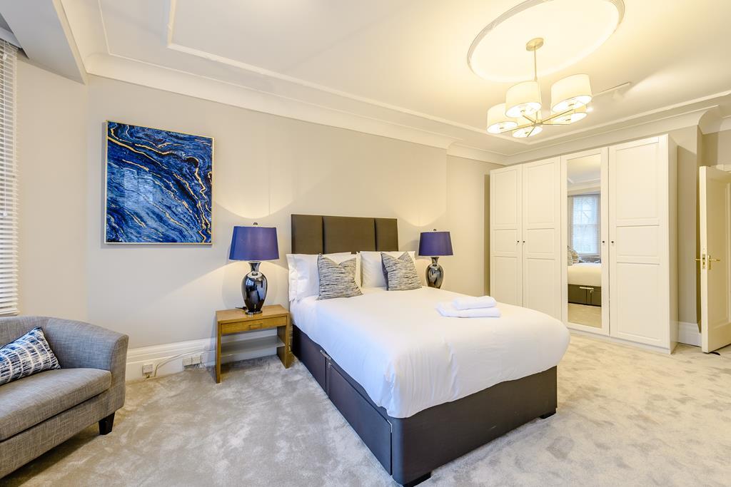 Four Bedroom  Three Bathroom  Apartment To Let  Strathmore Court  St Johns Wood  NW8 Image 8