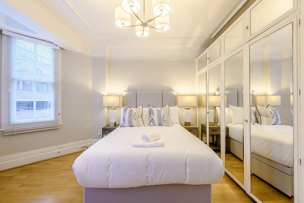Four Bedroom  Three Bathroom  Apartment To Let  Strathmore Court  St Johns Wood  NW8 Image 15