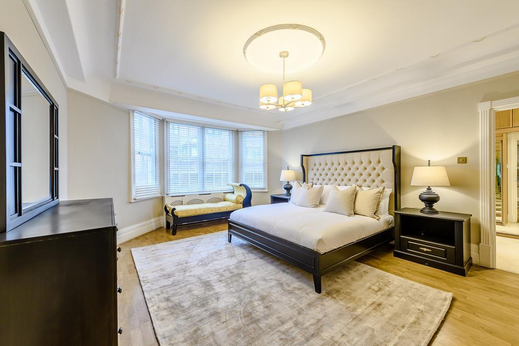 Four Bedroom  Three Bathroom  Apartment To Let  Strathmore Court  St Johns Wood  NW8 Image 12