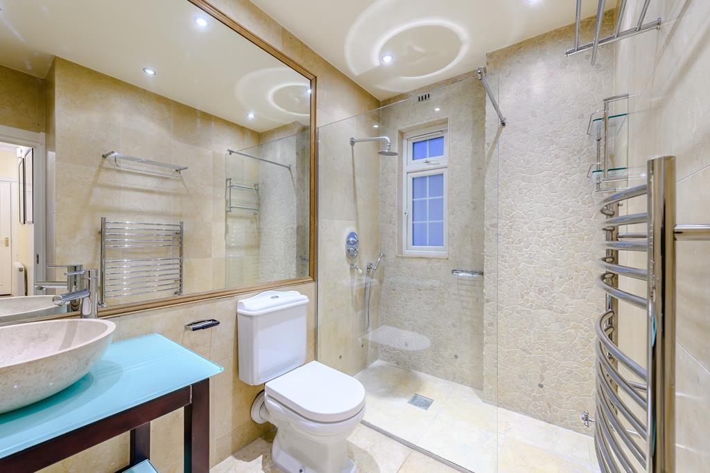 Four Bedroom  Three Bathroom  Apartment To Let  Strathmore Court  St Johns Wood  NW8 Image 17