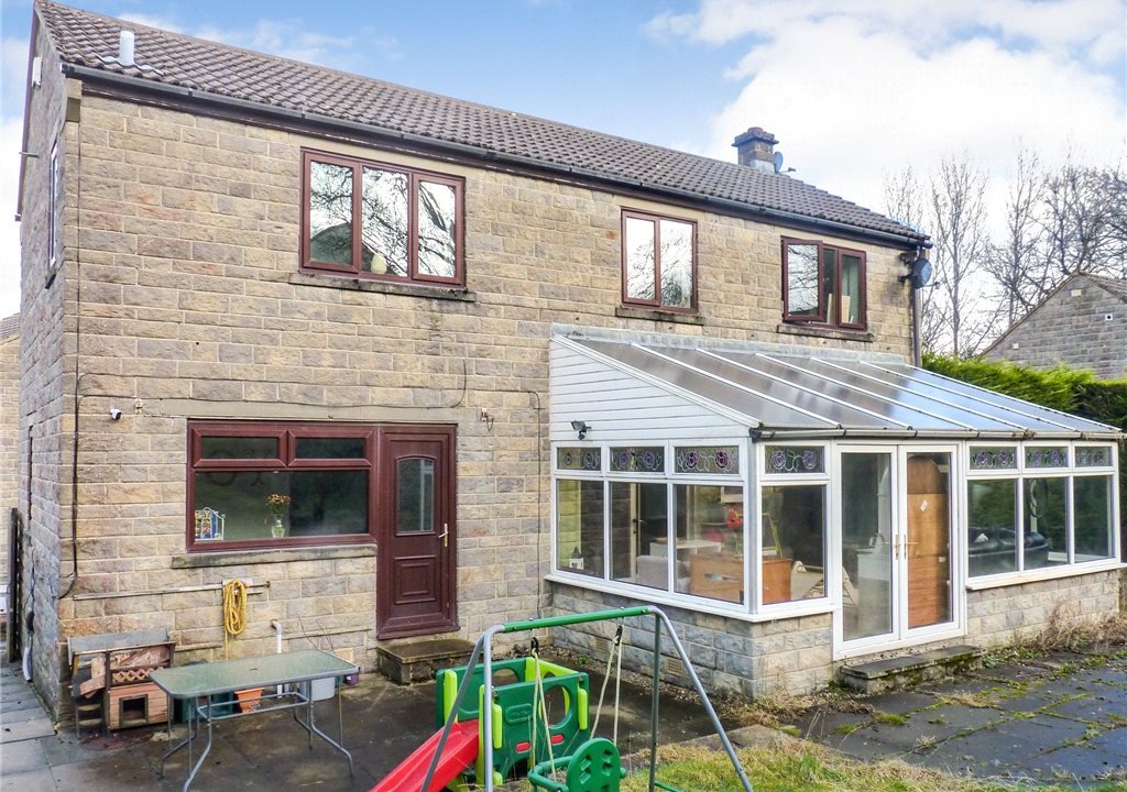 4 bedroom property for sale in Greenacres Drive, Keighley, West