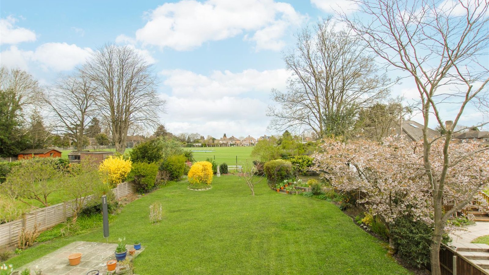 5 bedroom property for sale in Vine Lane, North Hillingdon £925,000