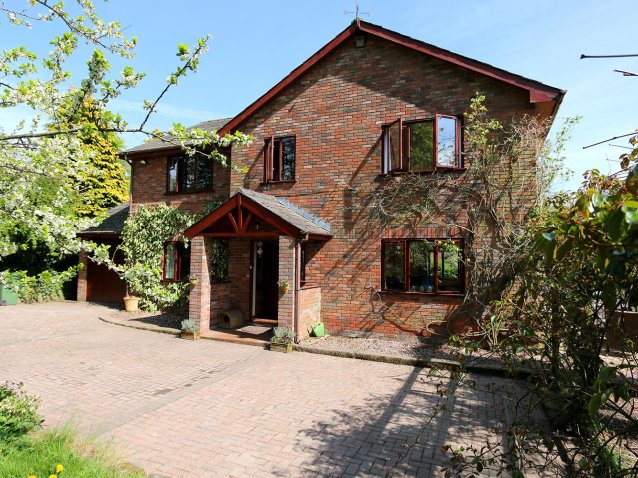 4 Bedroom Property For Sale In Newton Road Billinge Wigan Offers Over 475 000