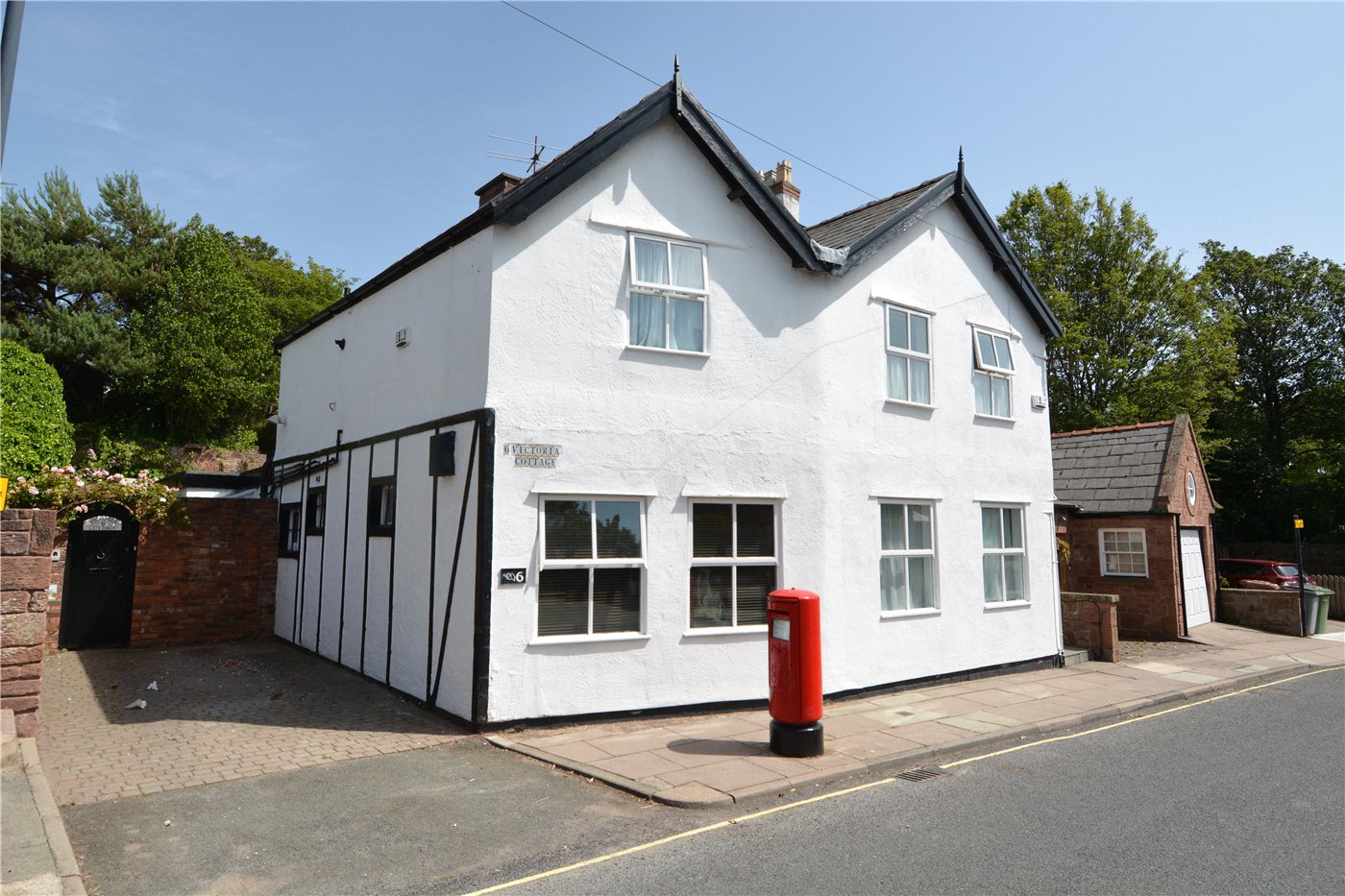 4 bedroom property for sale in Village Road, West Kirby, Wirral, CH48
