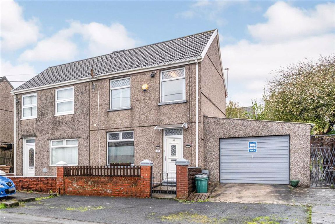 3 bedroom property for sale in Culfor Road, Loughor Offers in the