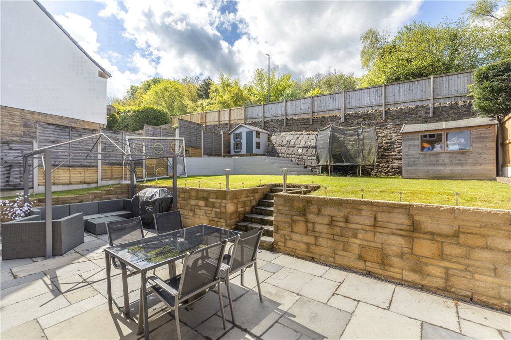 4 bedroom property for sale in Swallow Close, Pool In Wharfedale, Otley