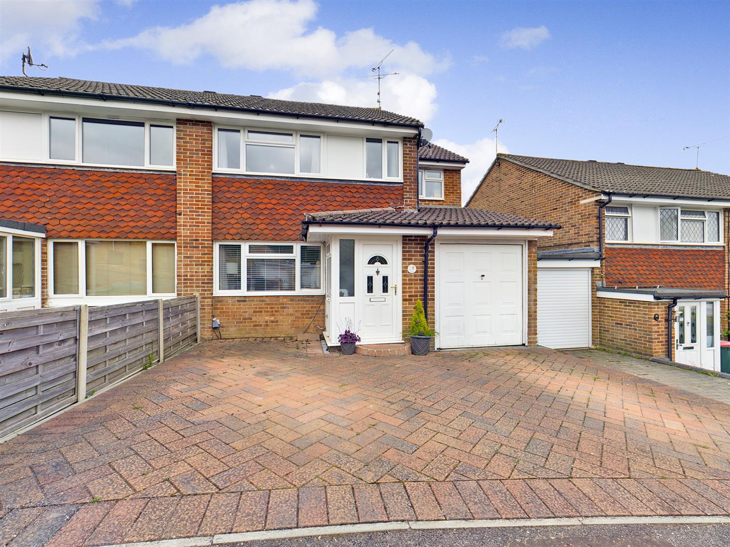 4 bedroom property for sale in Tintern Road, Gossops Green Guide