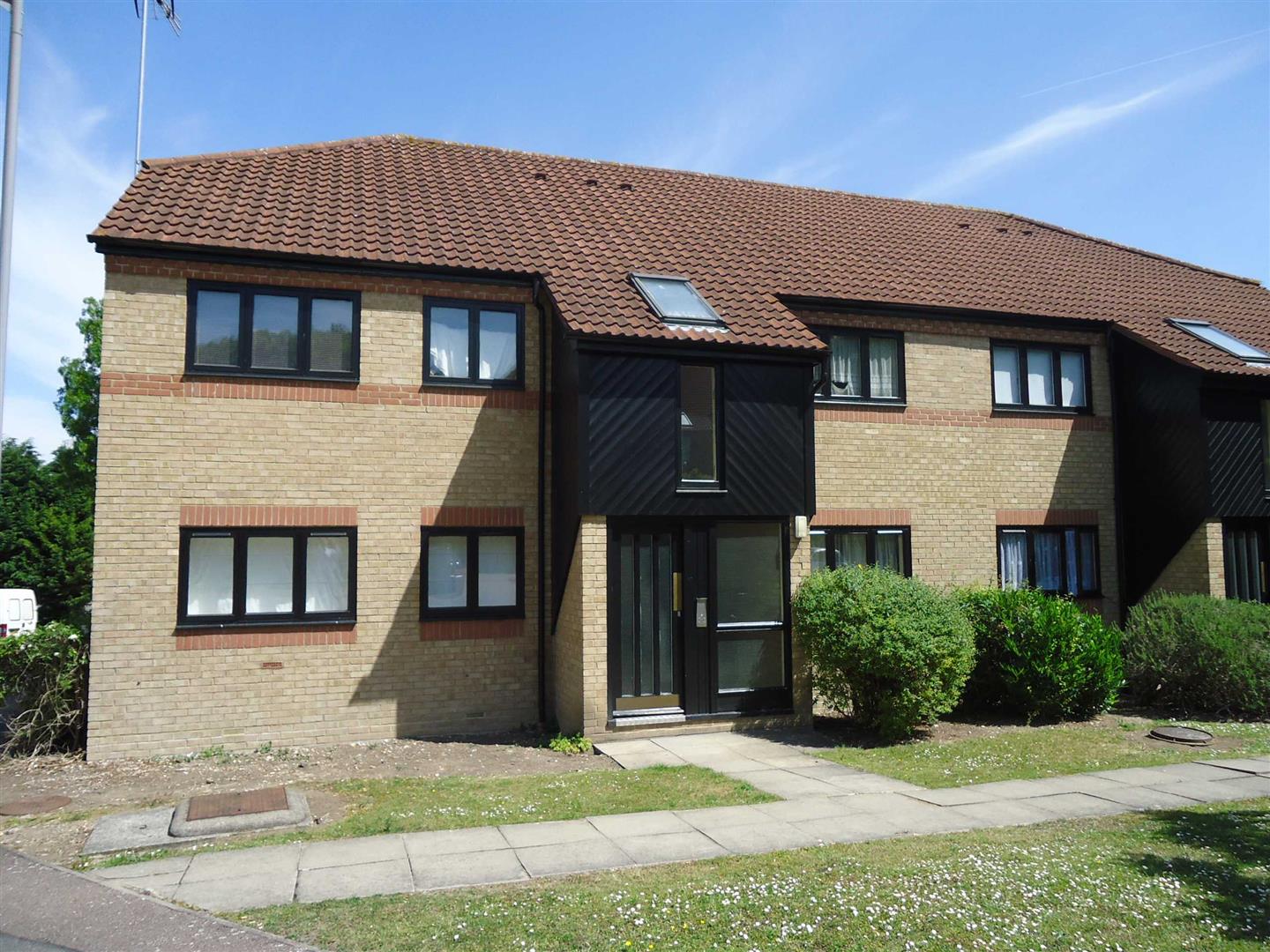 1 bedroom property to let in Mulberry Close, Luton £700 pcm