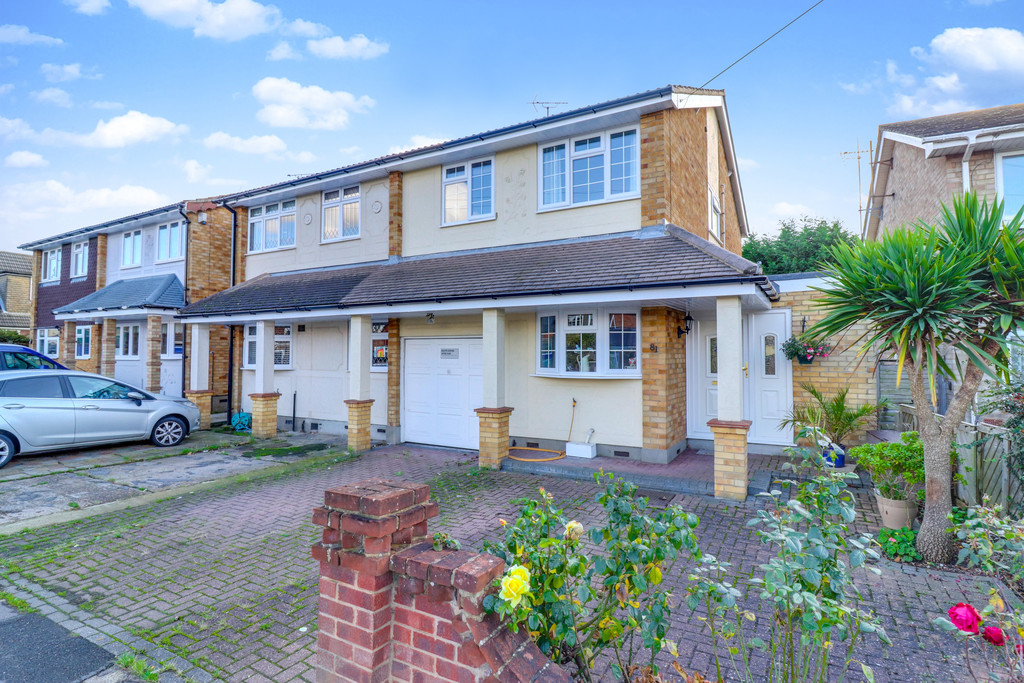 3 bedroom property for sale in Arundel Road, Benfleet £320,000