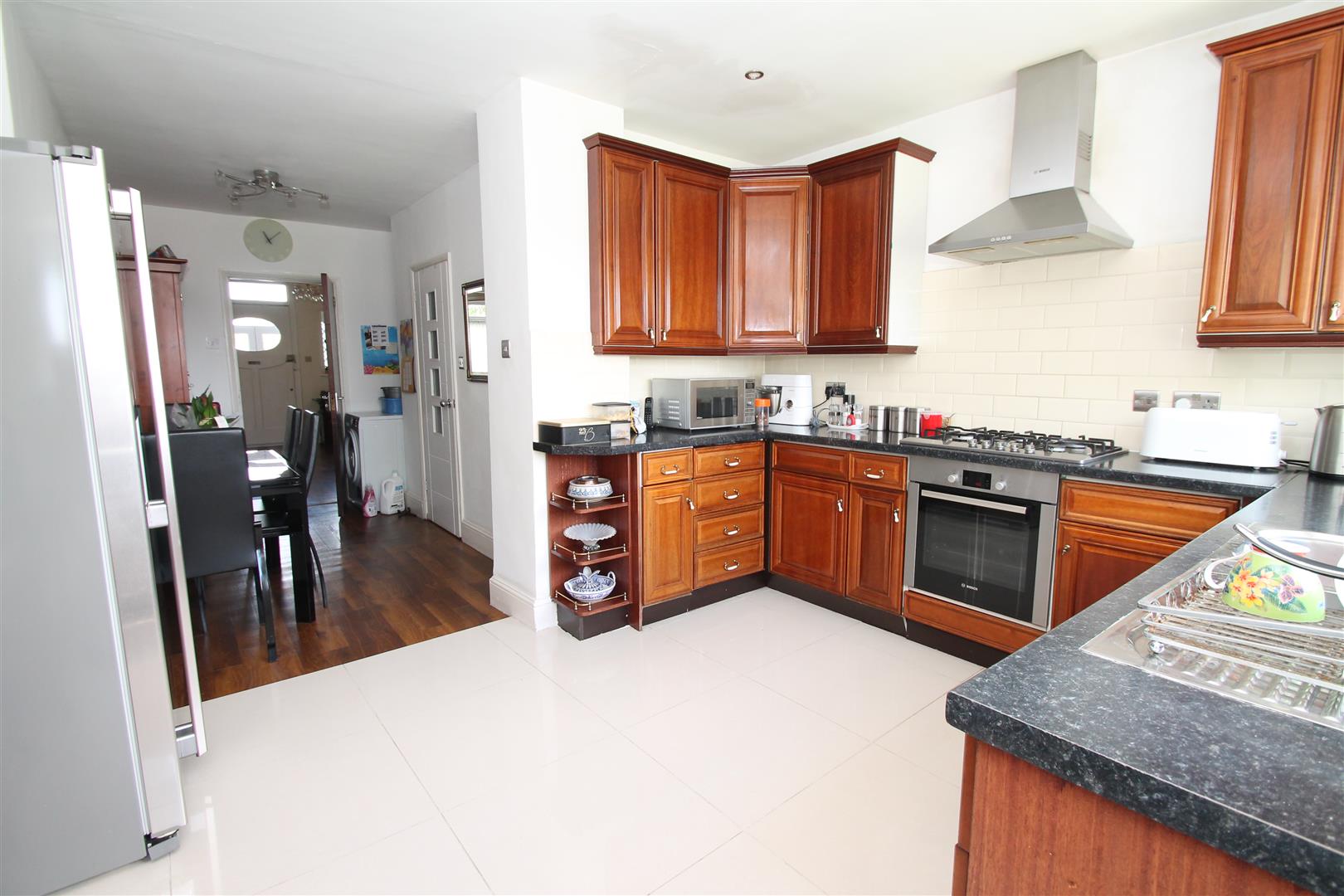 4 bedroom property for sale in Powys Lane, Palmers Green, London N13