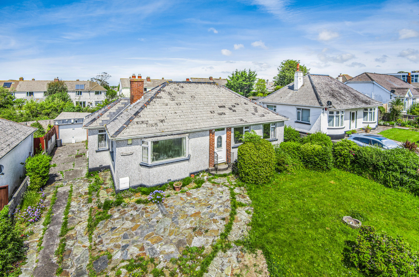 3 bedroom property for sale in Treswithian Road, Camborne, Cornwall