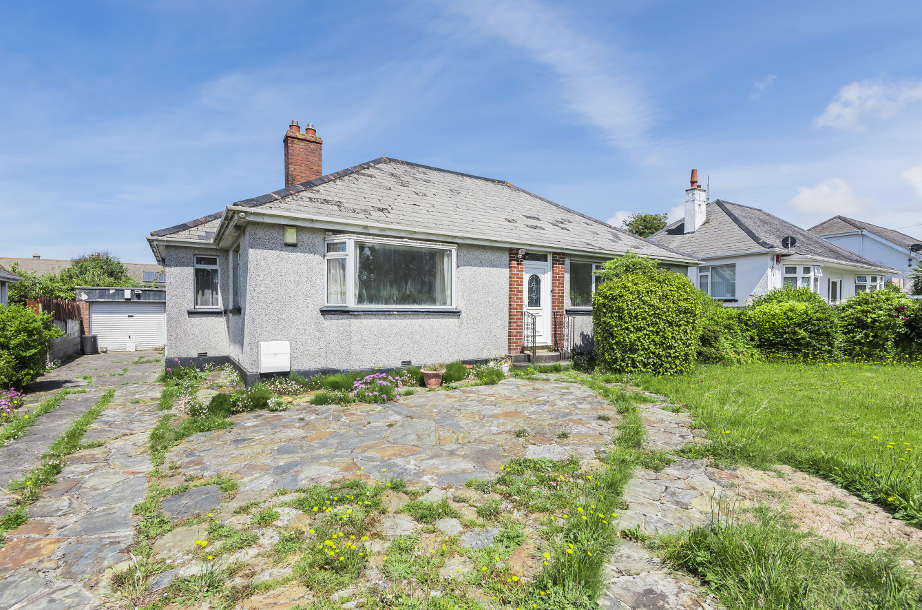 3 bedroom property for sale in Treswithian Road, Camborne, Cornwall