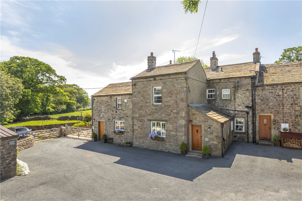 4 bedroom property for sale in Pasture Road, Embsay, Skipton, BD23