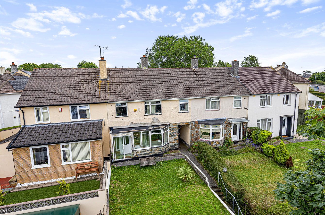 4 bedroom property for sale in Aylesbury Crescent, Plymouth, Devon, PL5