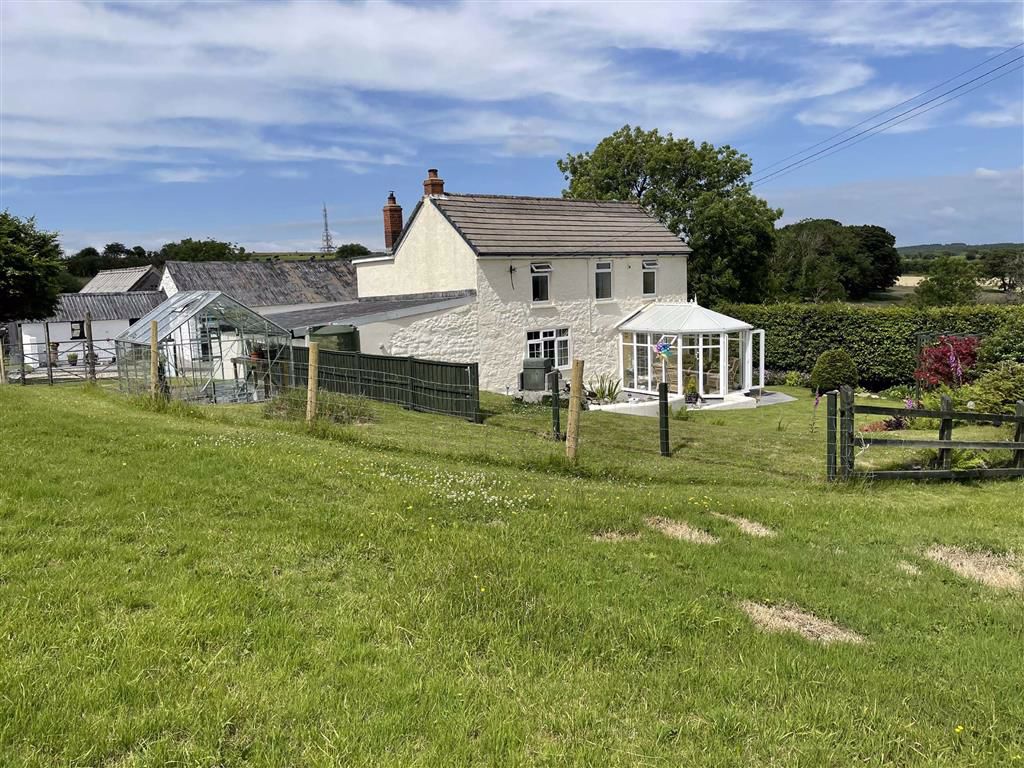 3 bedroom property for sale in Whitemill, Carmarthen Offers in the