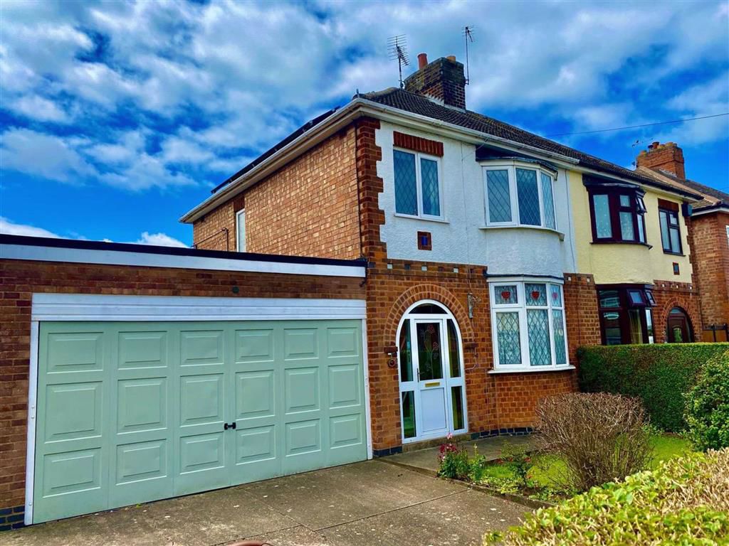 3 bedroom property for sale in Netherley Road, Hinckley Offers in the