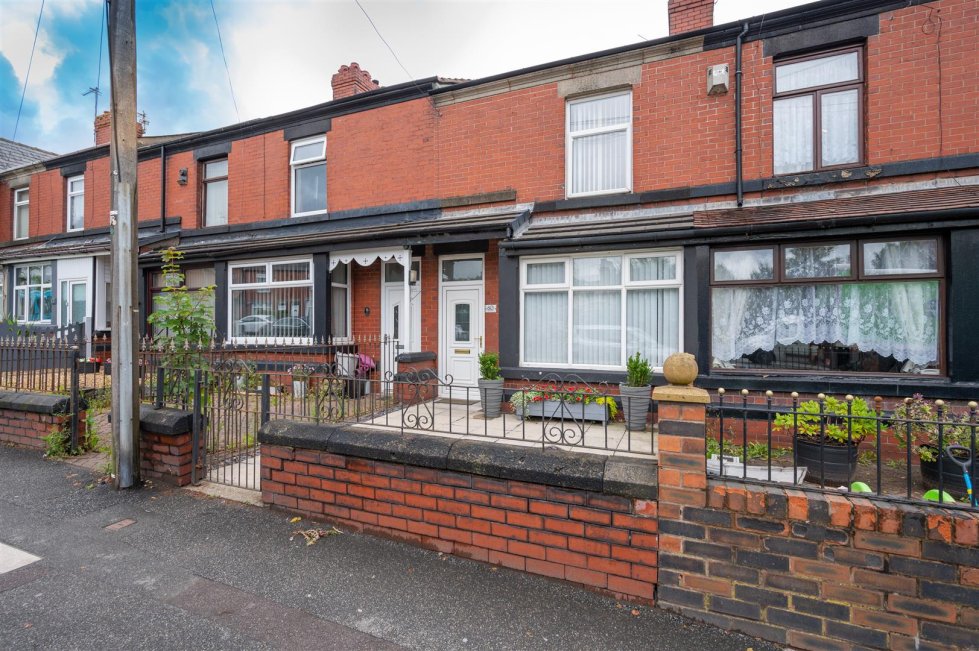 2 bedroom property for sale in Blackbrook Road, St. Helens Offers