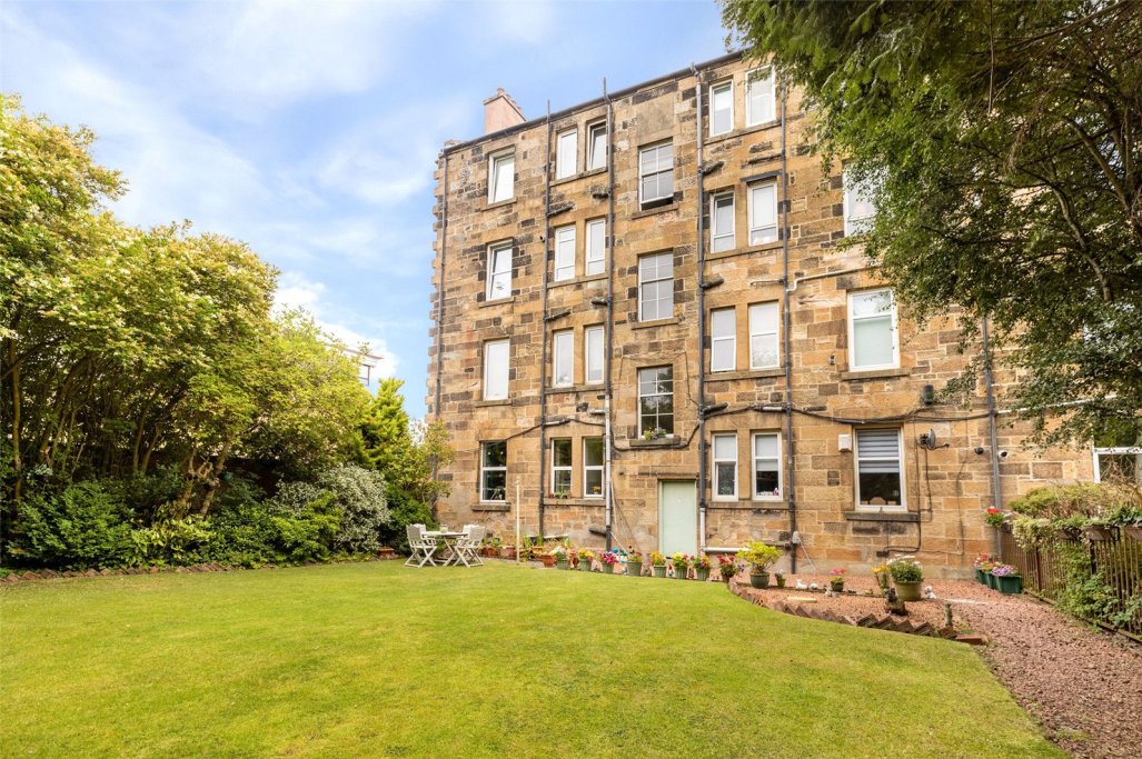 2 bedroom apartment for sale in Kings Park Road, King's Park, G44