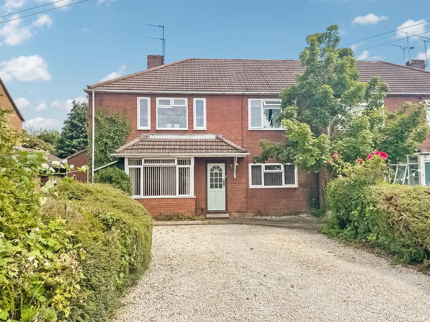 2 bedroom property for sale in Franklin Road, Whitnash, Leamington Spa