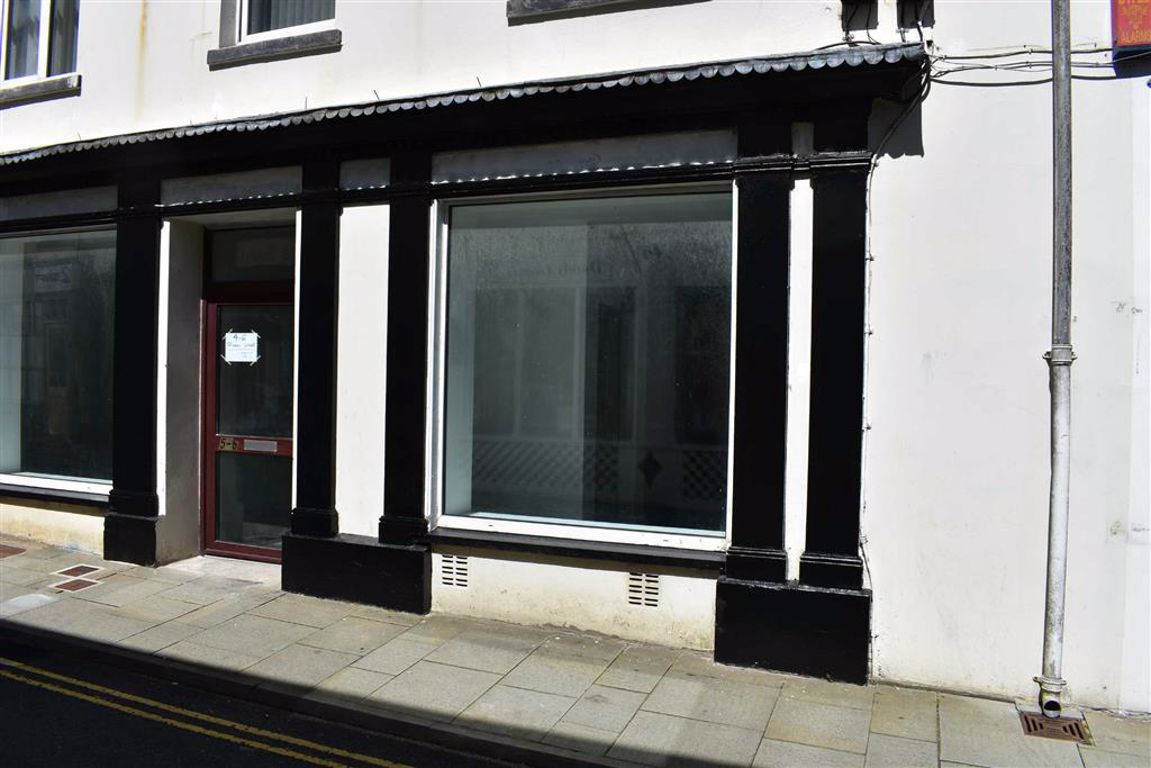 property to let in 46 Queen Street, Carmarthen £7,500 pa