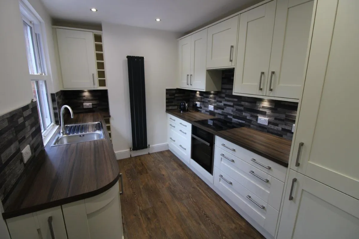 ALBERT STREET, BOTTESFORD