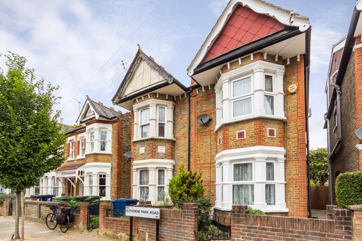 Robertson Smith & Kempson 3 bedroom property for sale in Elthorne