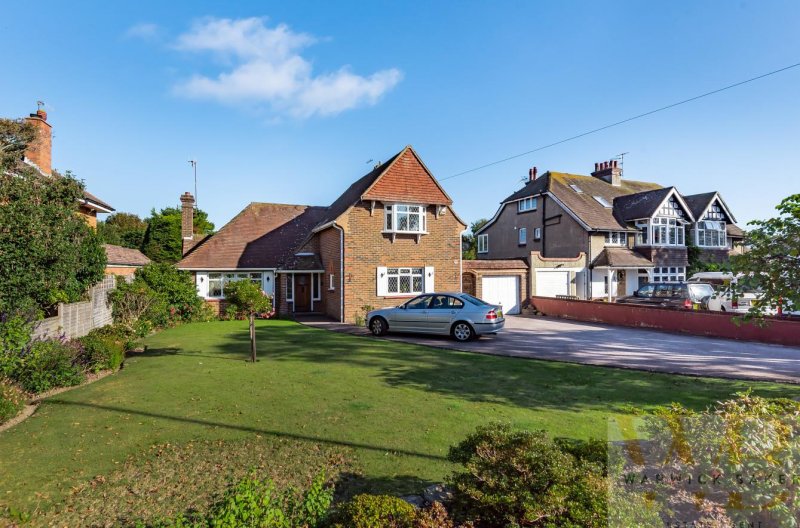 3 bedroom property for sale in Buckingham Road, ShorehamBySea
