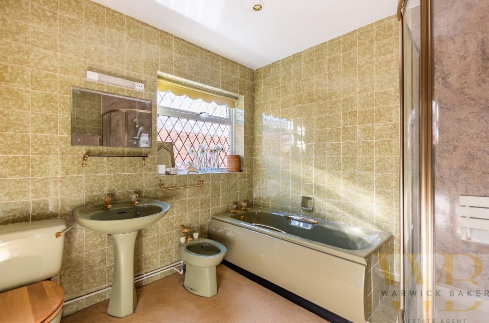 3 bedroom property for sale in Buckingham Road, ShorehamBySea