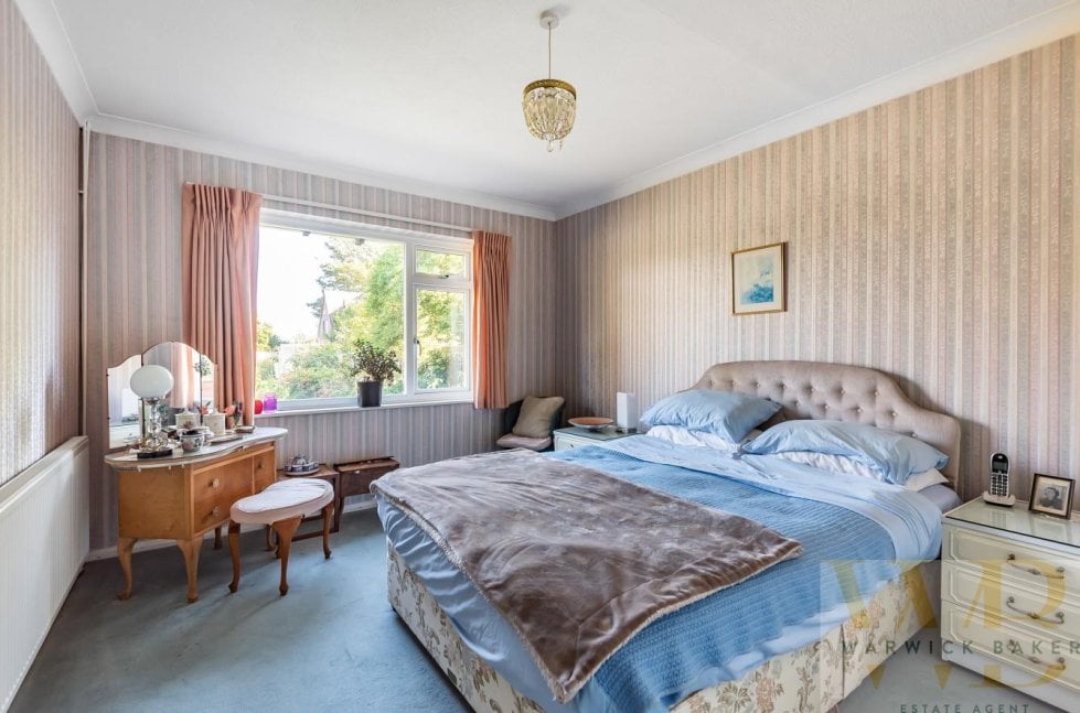 3 bedroom property for sale in Buckingham Road, ShorehamBySea