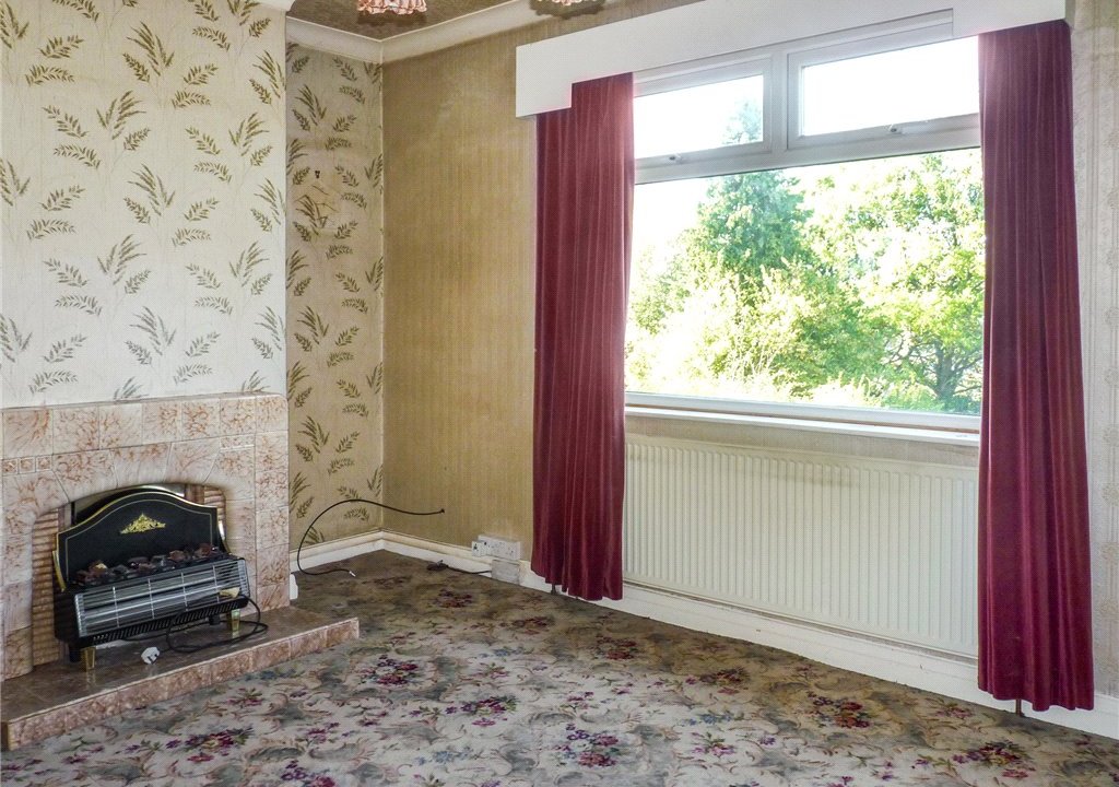 2 bedroom property for sale in Hill Top Road, Hainworth, Keighley, BD21