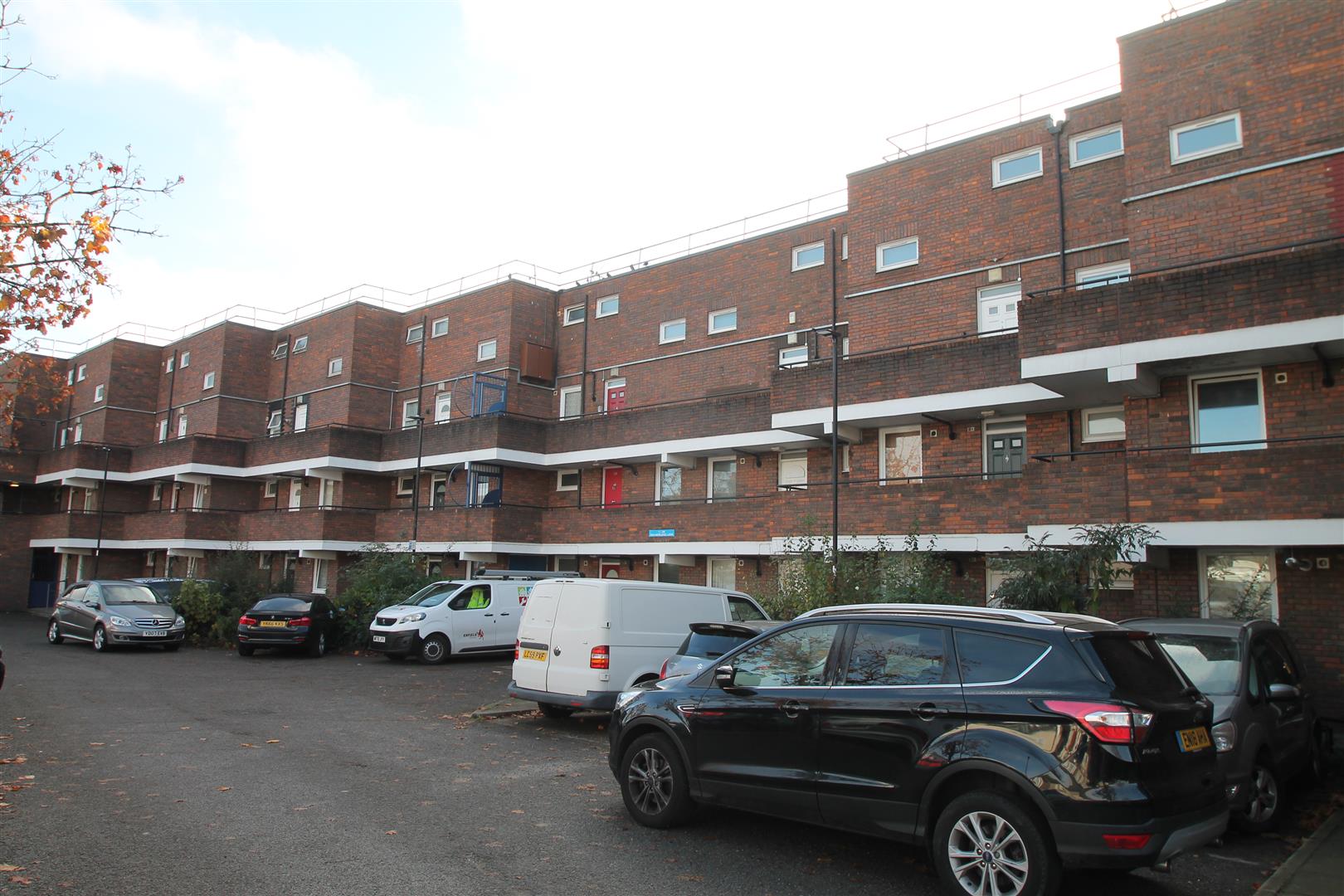 2 bedroom property for sale in Tanners End Lane, London N18 £260,000