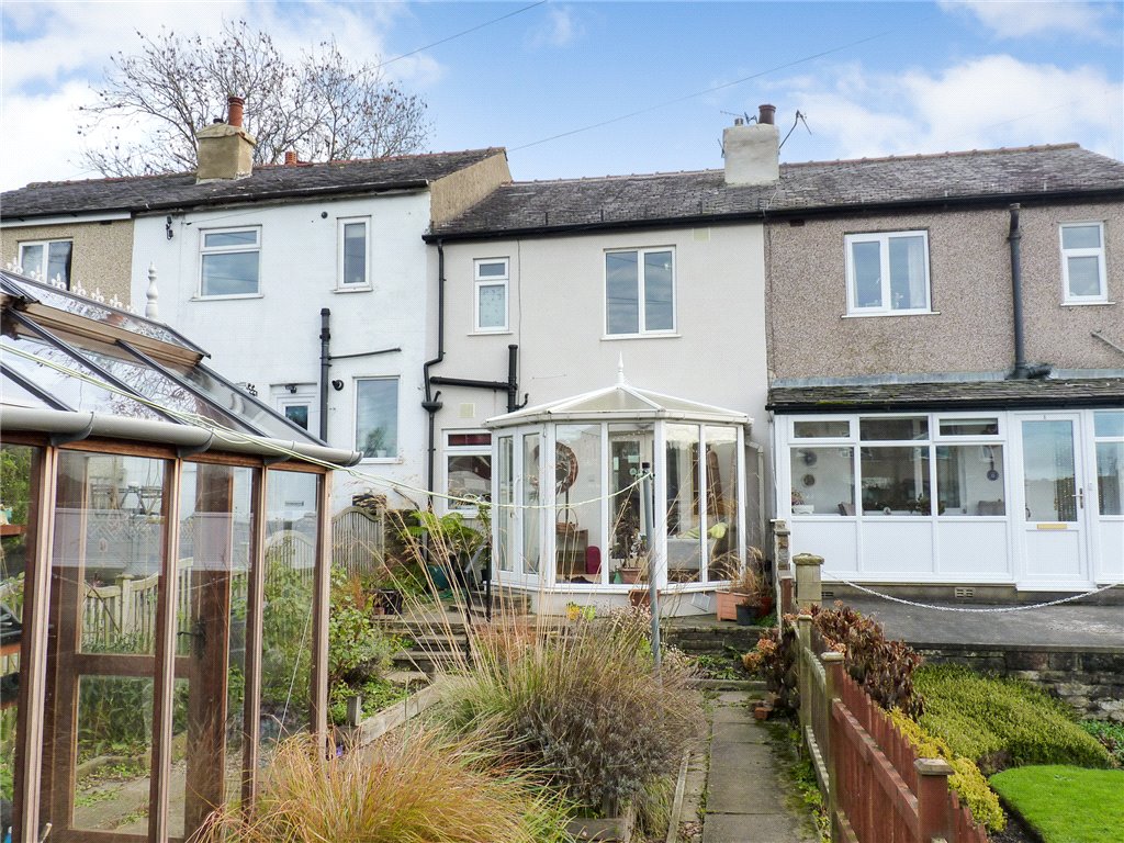 2 bedroom property for sale in Mayville Avenue, Sandbeds, Keighley, BD20 Guide price £155,000