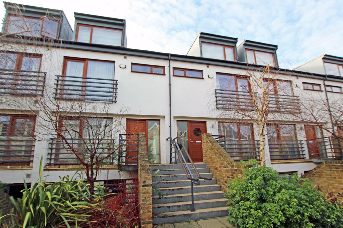 Snellers 4 bedroom property to let in Third Cross Road, Twickenham
