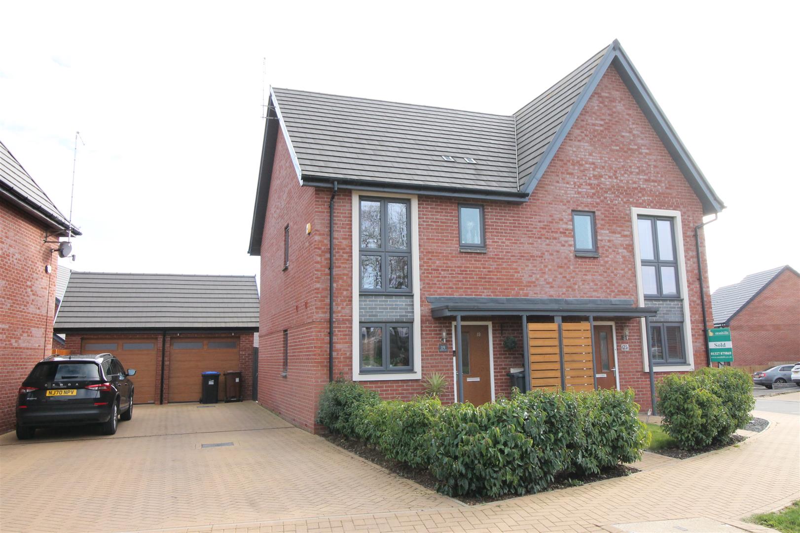 2 bedroom property for sale in Rievaulx Way, Daventry £265,000
