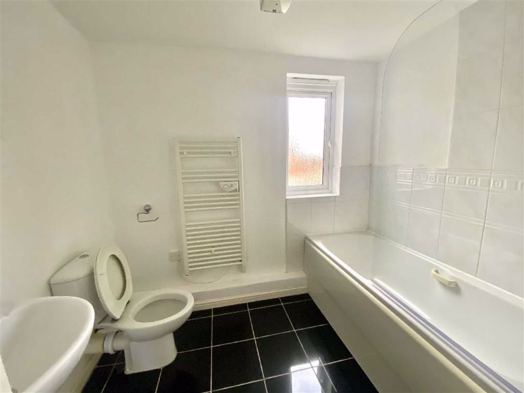 2 bedroom property for sale in Bradgate House, Southfield Road