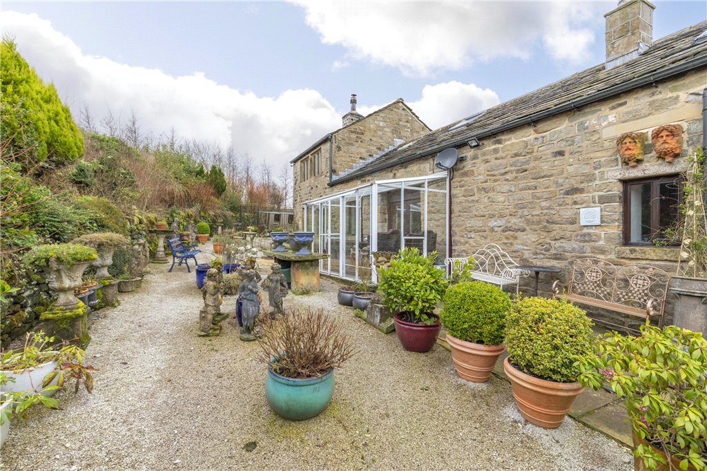 5 bedroom property for sale in Stanbury, Keighley, West Yorkshire, BD22