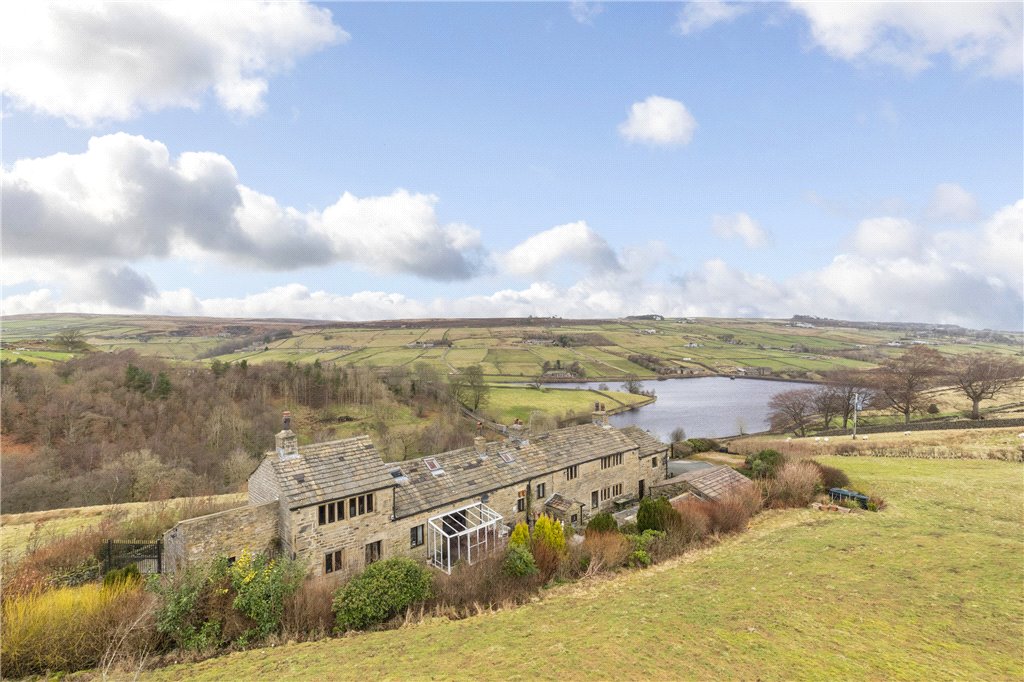5 bedroom property for sale in Stanbury, Keighley, West Yorkshire, BD22