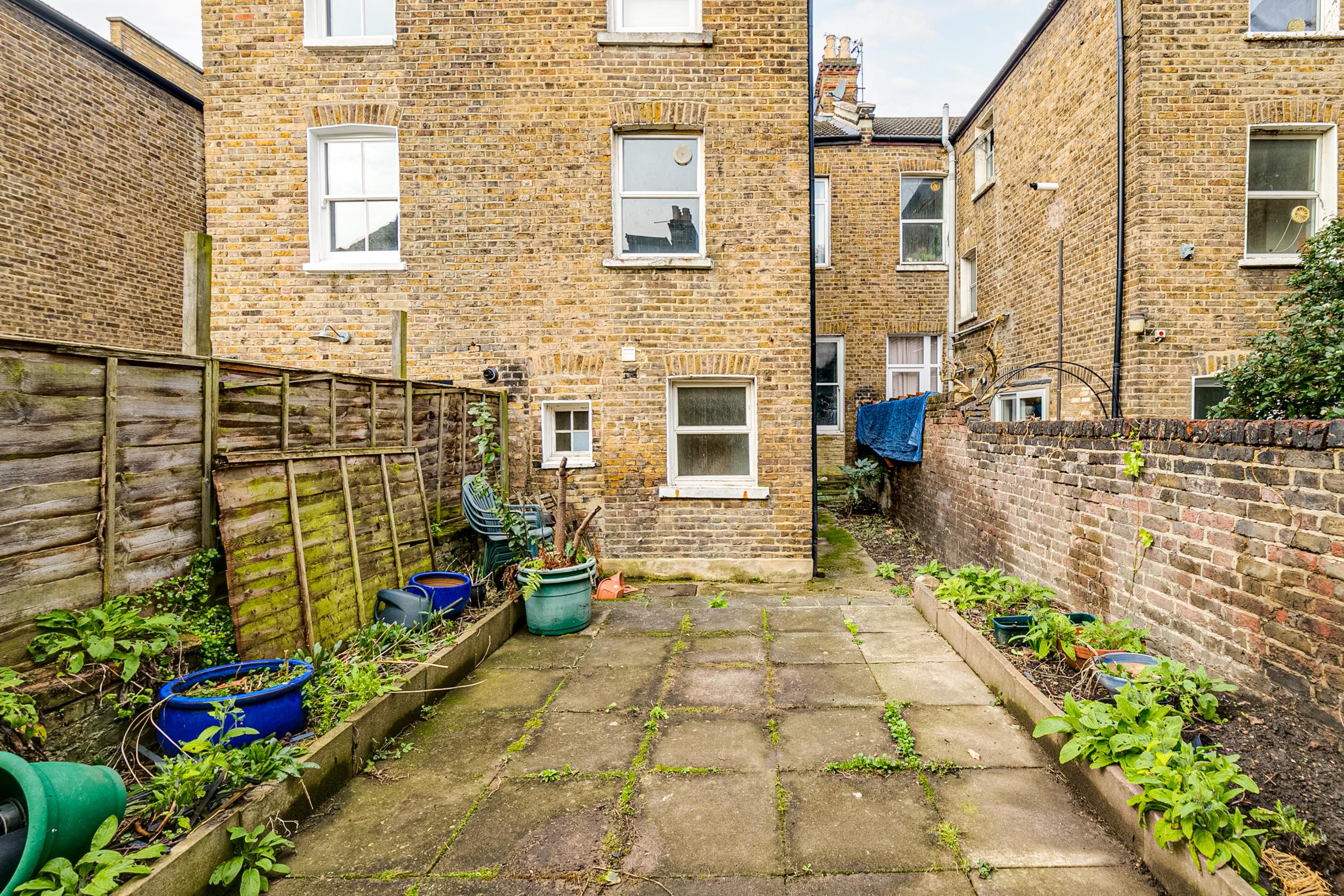 2 bedroom property for sale in Solon Road Brixton London SW2 5UY £495,000