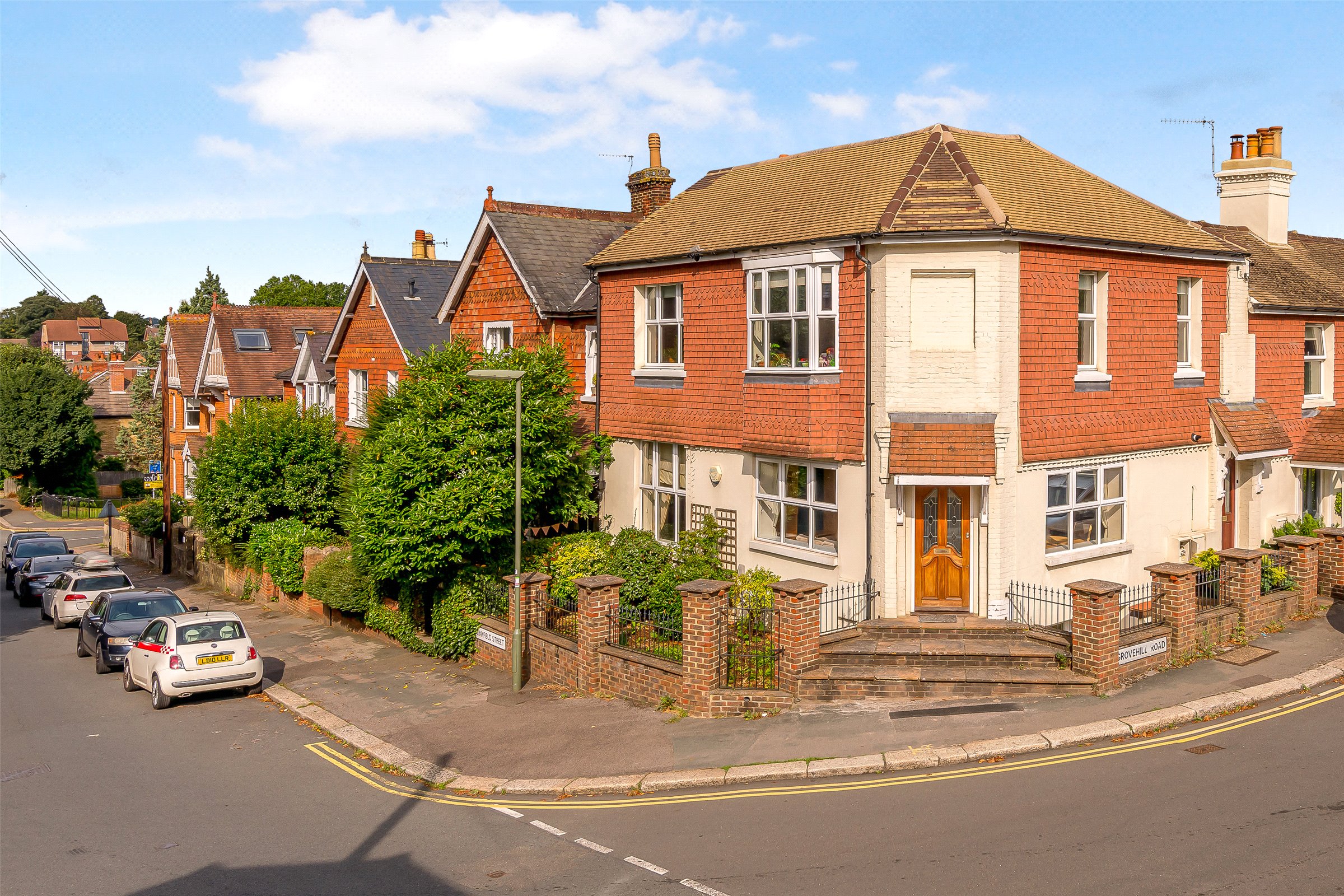 2 bedroom property for sale in Linkfield Street, Redhill, RH1 £395,000