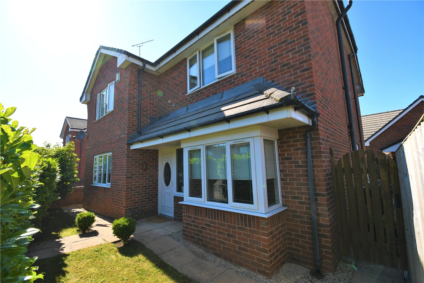 4 bedroom property for sale in Hooton Road, Willaston, Neston, CH64 £