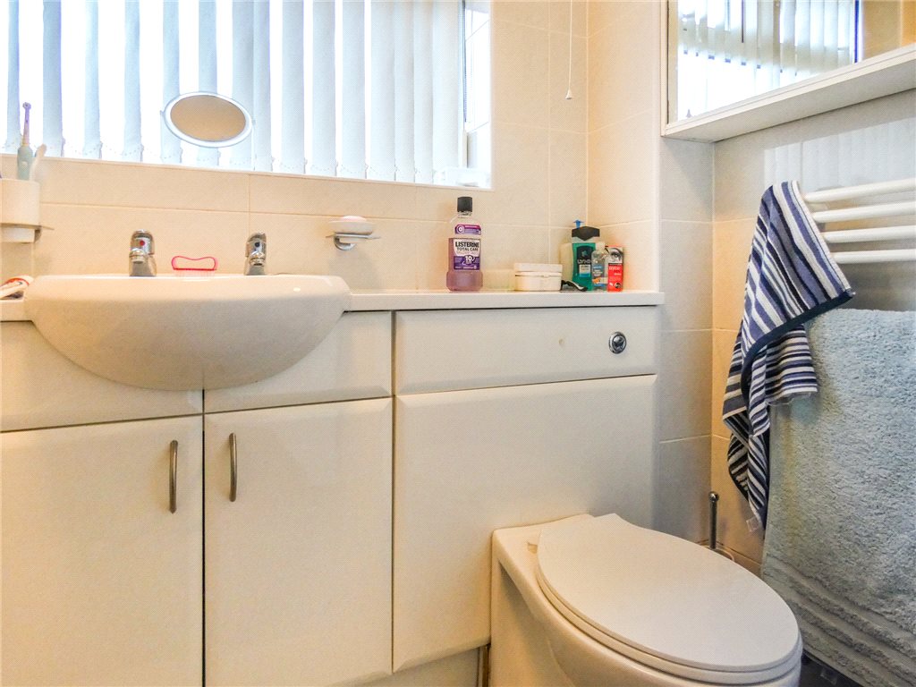 2 bedroom property for sale in Thorndale Rise, Bradford, BD2 £179,950