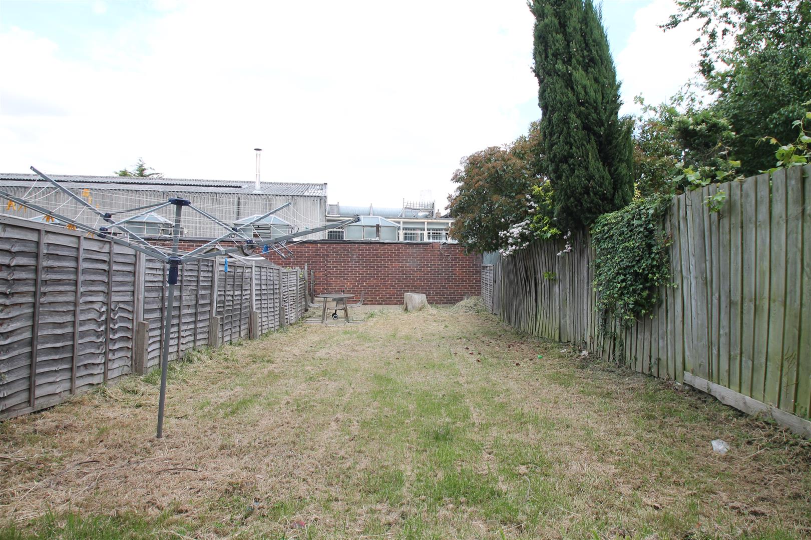 1 bedroom property for sale in Arnold Gardens, Palmers Green, N13 £