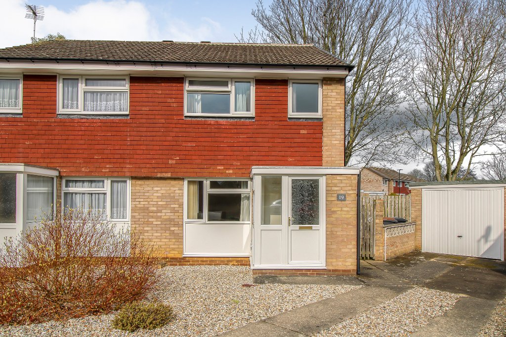 3 bedroom property for sale in Fossdale Close, Knaresborough, North