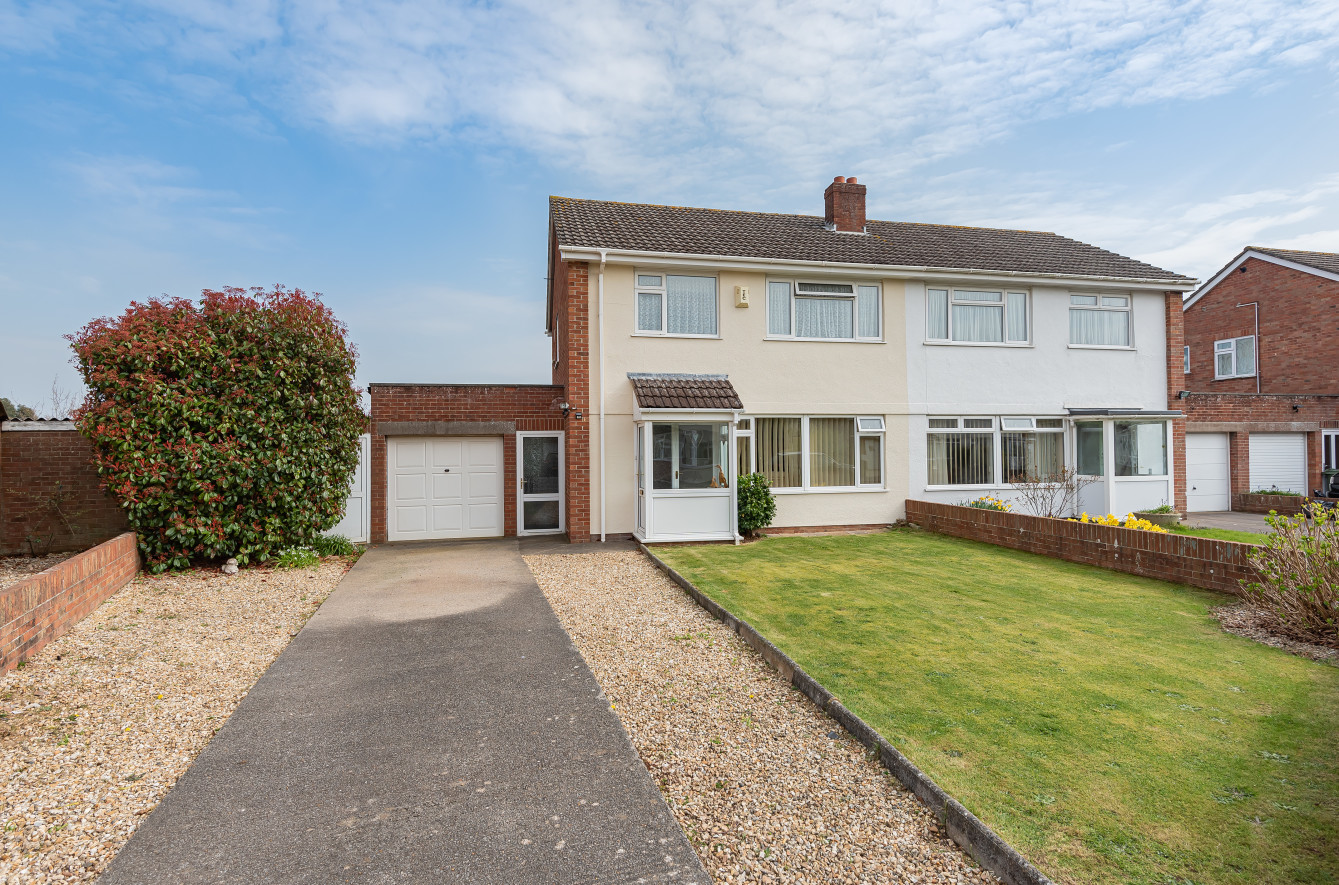 3 bedroom property for sale in Broadlands Avenue, North Petherton