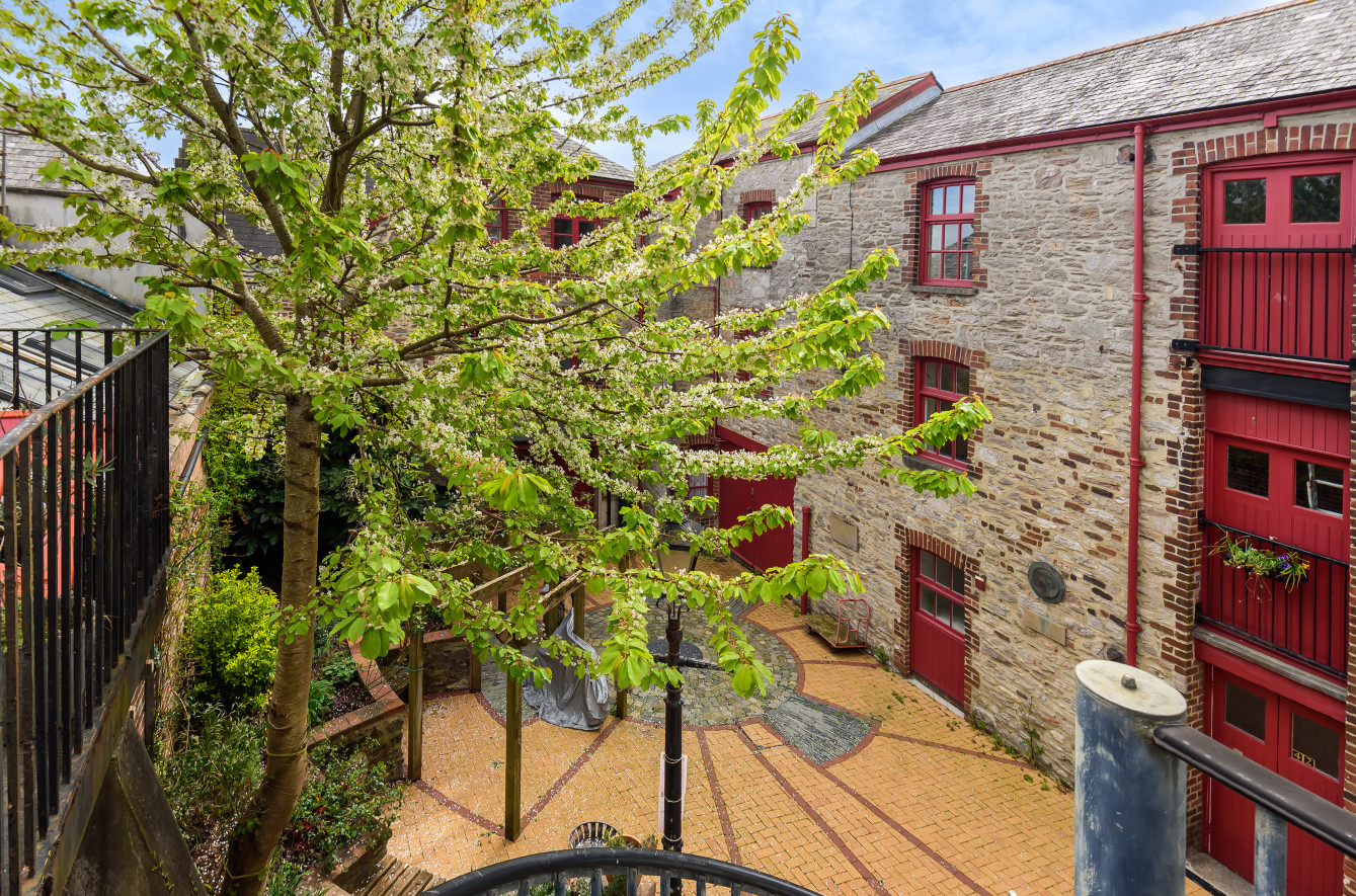 4 bedroom property for sale in Looe Street, Plymouth, Devon, PL4