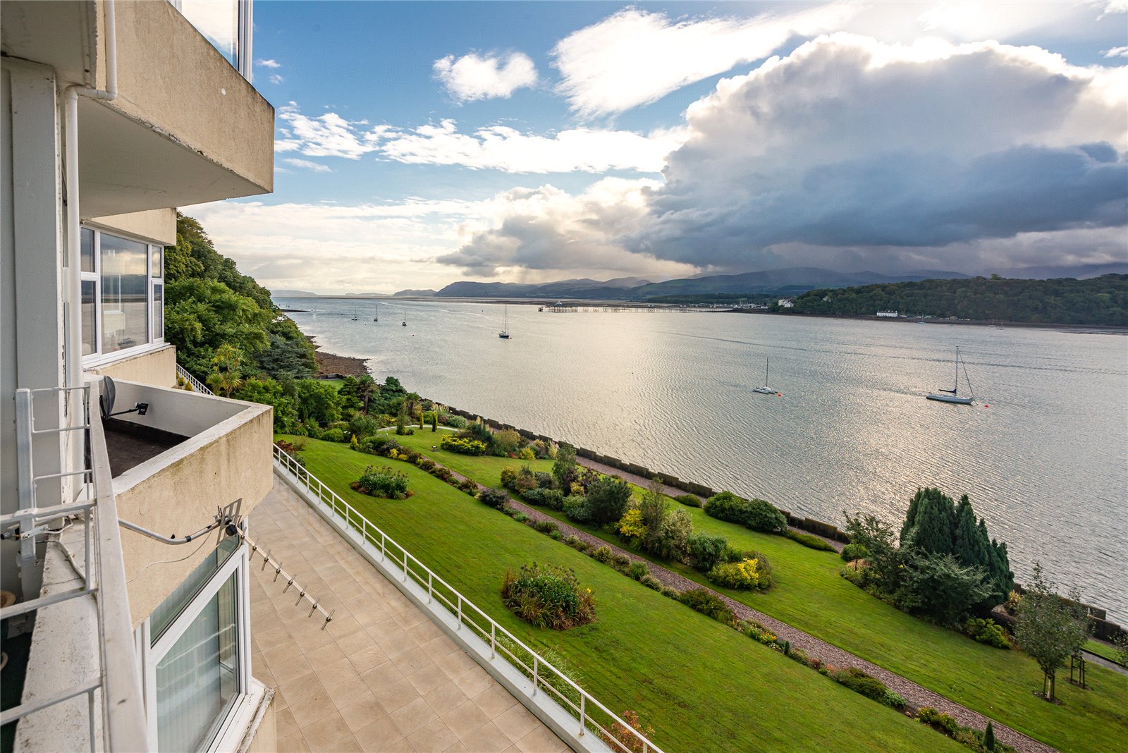 2 bedroom property for sale in Glyn Garth Court, Menai Bridge, Anglesey