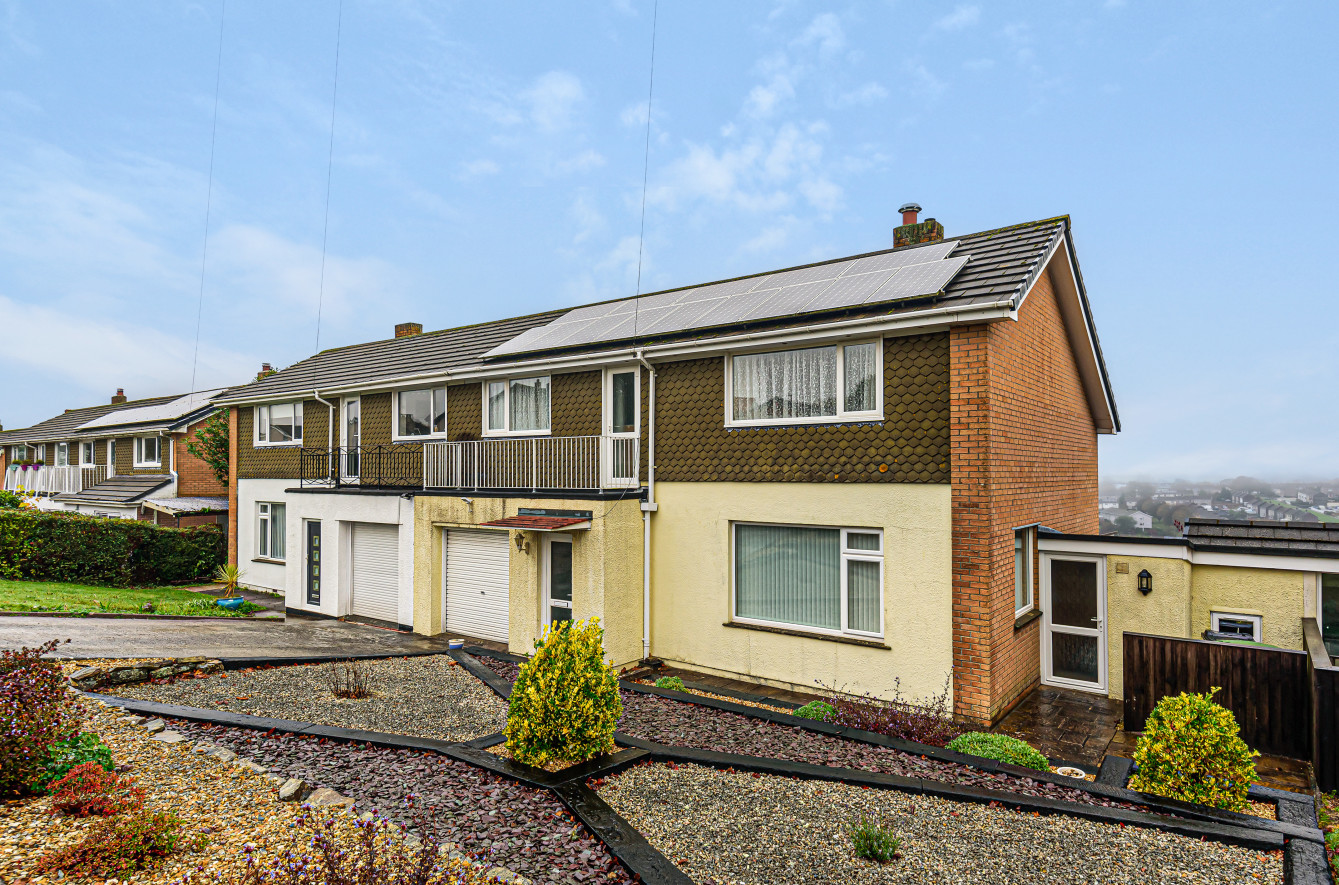 4 bedroom property for sale in Moorland View, Derriford, Plymouth, PL6